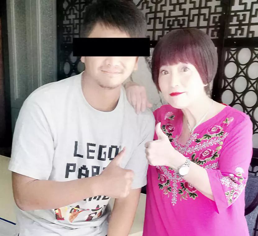 “我，4000万院线电影总导演，入围戛纳，如今在卖火锅底料！”