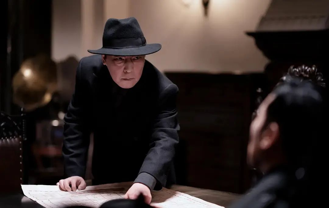 张艺谋到底有多宠刘浩存,刘浩存张艺谋悬崖之上采访