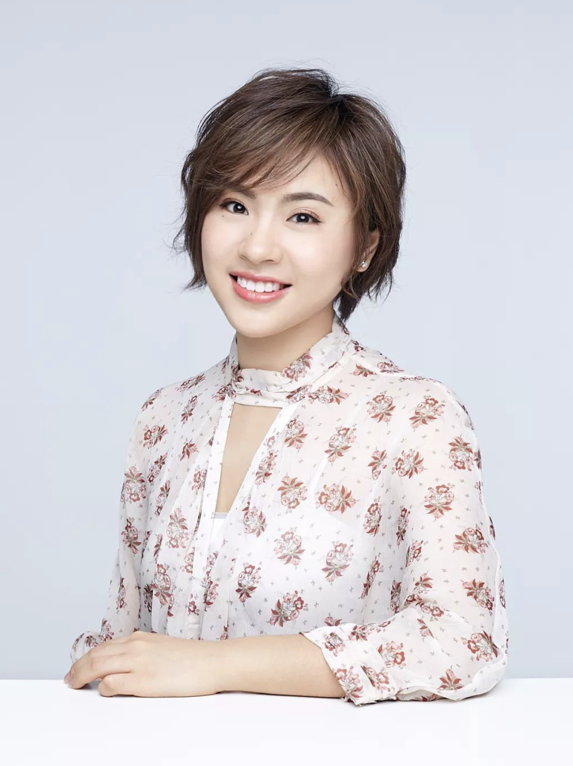 北大毕业网红月入50万,网红教授年收入千万被质疑