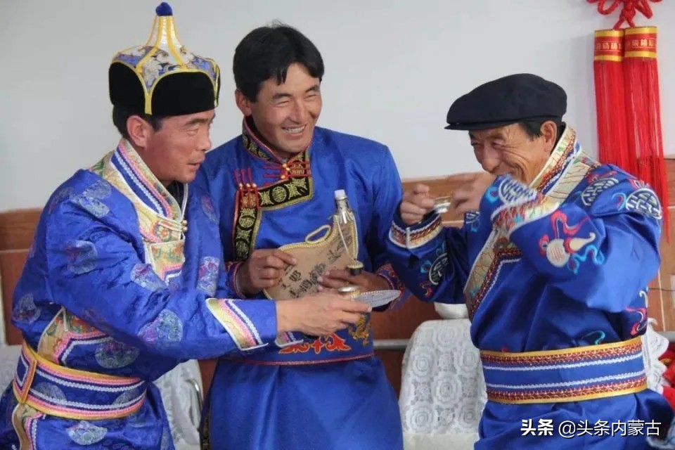 内蒙古人喝什么白酒,内蒙古人有多能吃辣