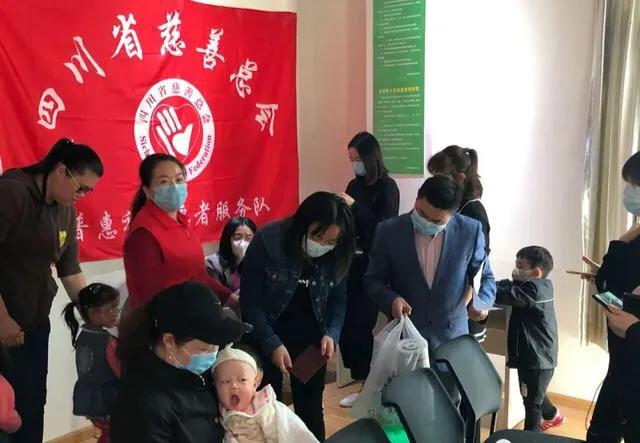 普惠社爱心企业联盟品牌佳贝艾特～优爱行动活动走进府河社区