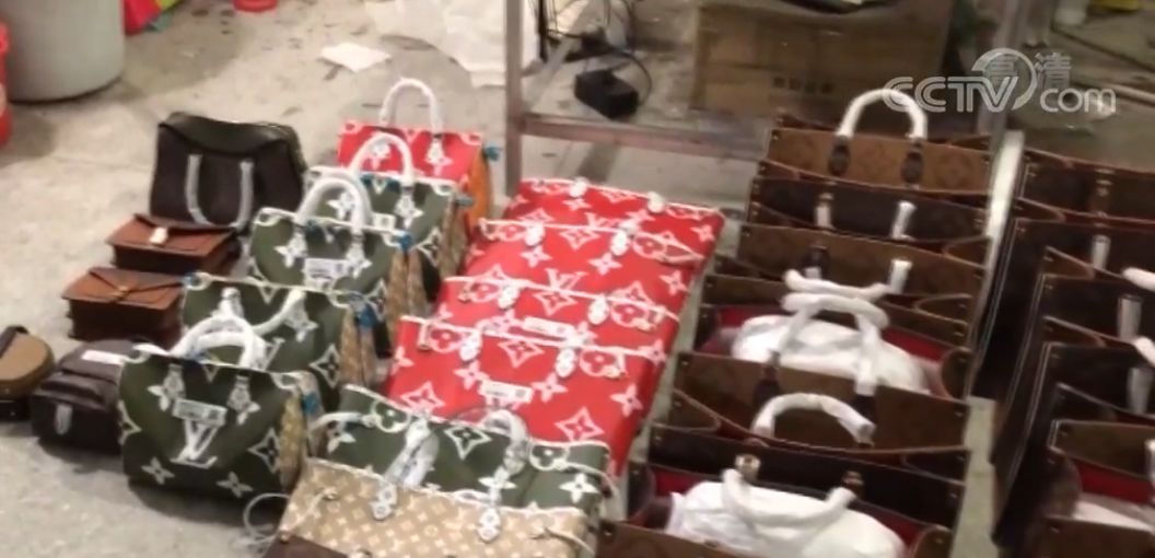 朋友去迪拜买古驰包是正品吗,几百元买奢侈品包