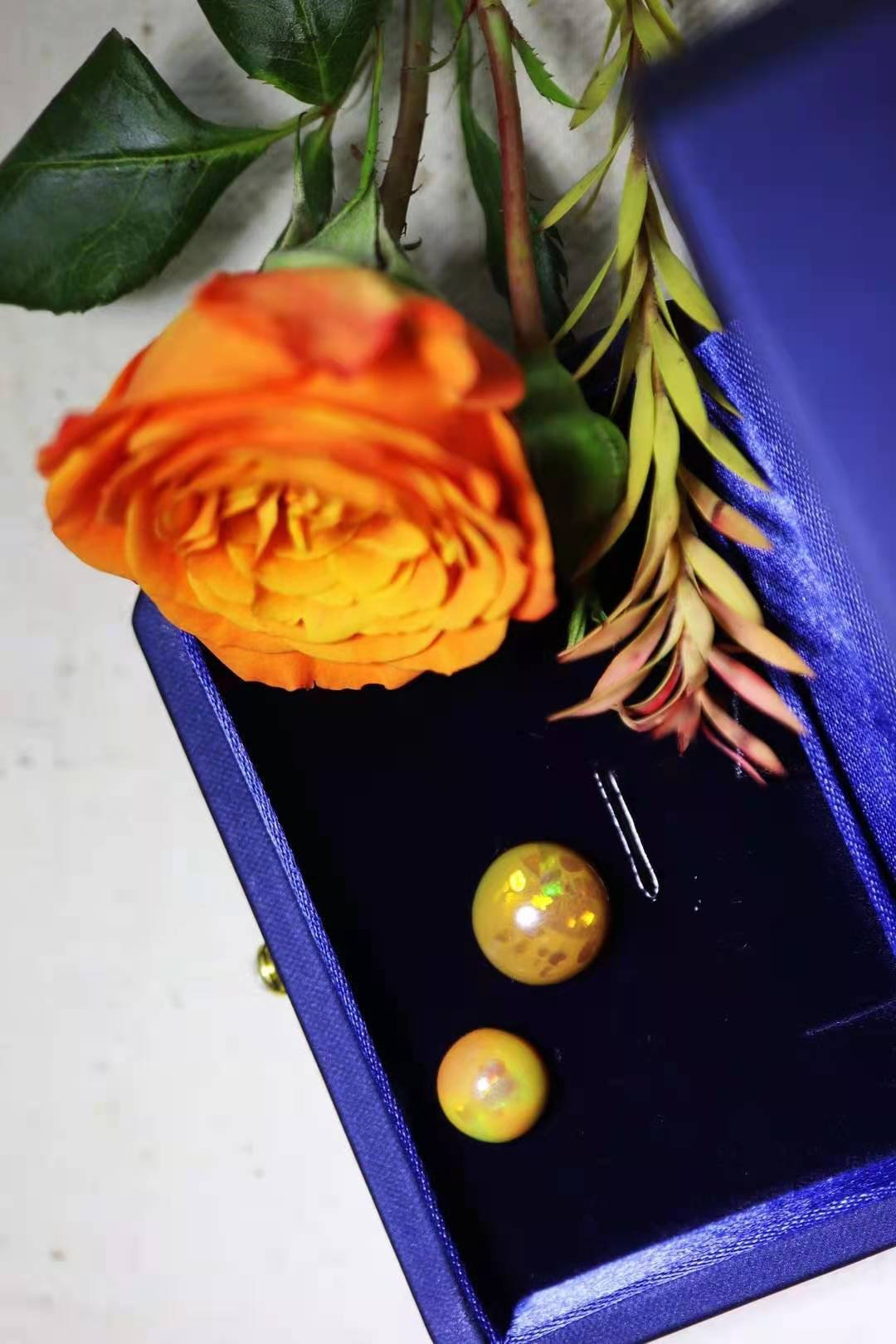 欧泊是什么宝石价格多少,欧泊是贵重宝石吗