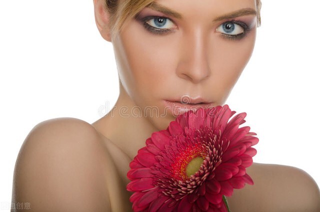 「内衣周刊」好物推荐｜新美婷禧绣：入骨高雅，轻盈灵动优雅浪漫