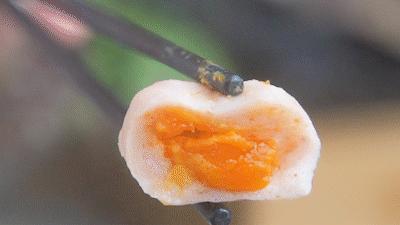 椰椰椰！这家人气椰子鸡专门店，光是汤底就喝饱了