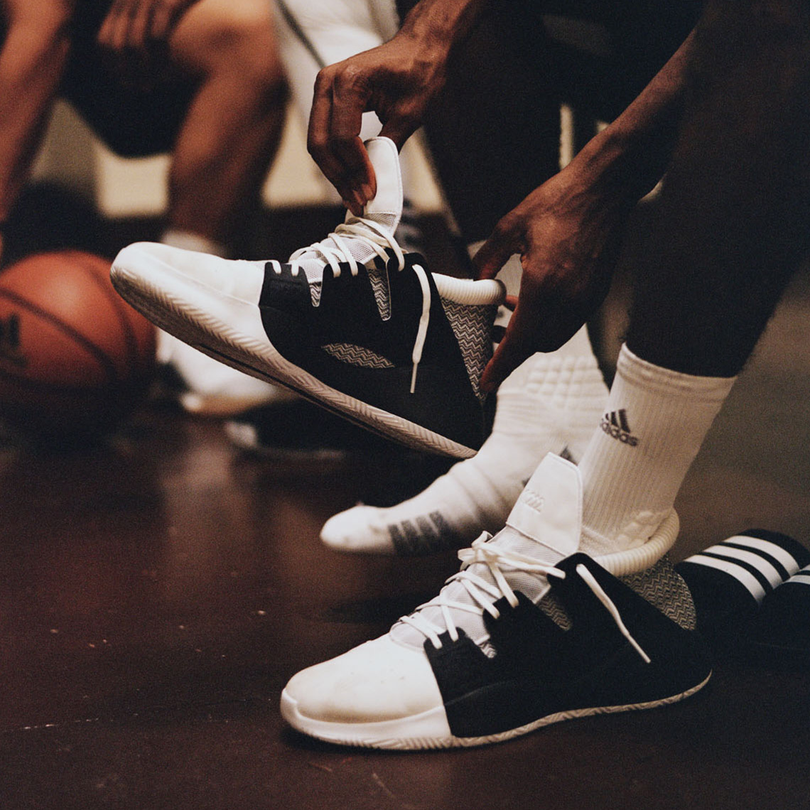 篮球鞋adidas即将推出利拉德,篮球鞋未来发展趋势