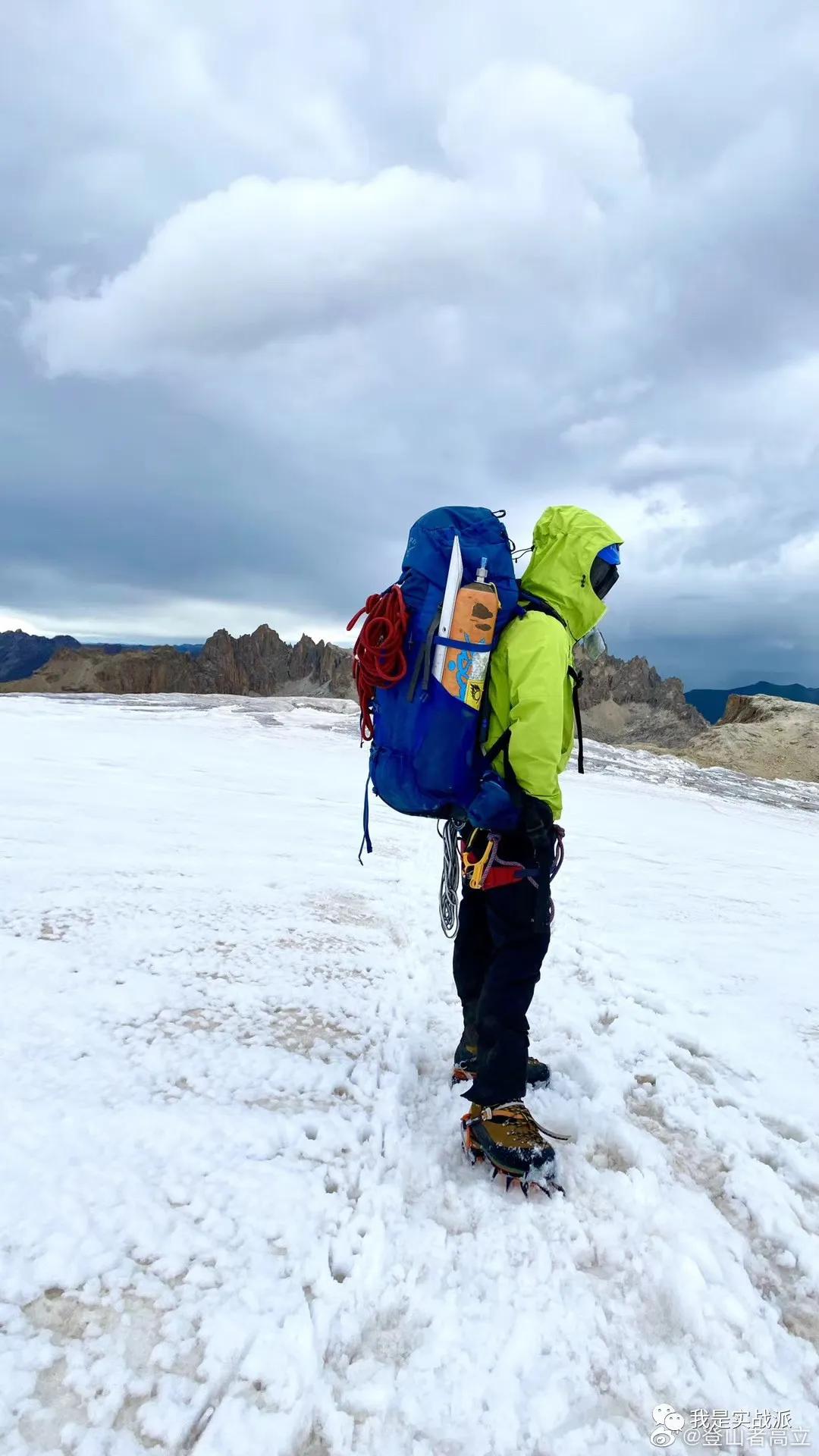 始祖鸟冲锋衣betalt和alphasv怎么选,始祖鸟冲锋衣alphasv6代黑金和蓝色