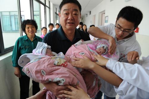 31岁妈妈生一个女儿,31岁已经生了3个娃