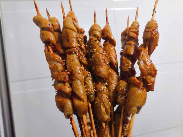 烤面筋第一次摆摊如何吸引人气,正宗烤面筋摆摊开店实用技术