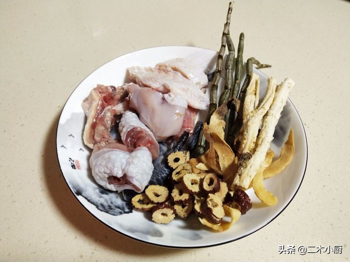 玉竹石斛淮山鸡汤,玉竹石斛煲汤