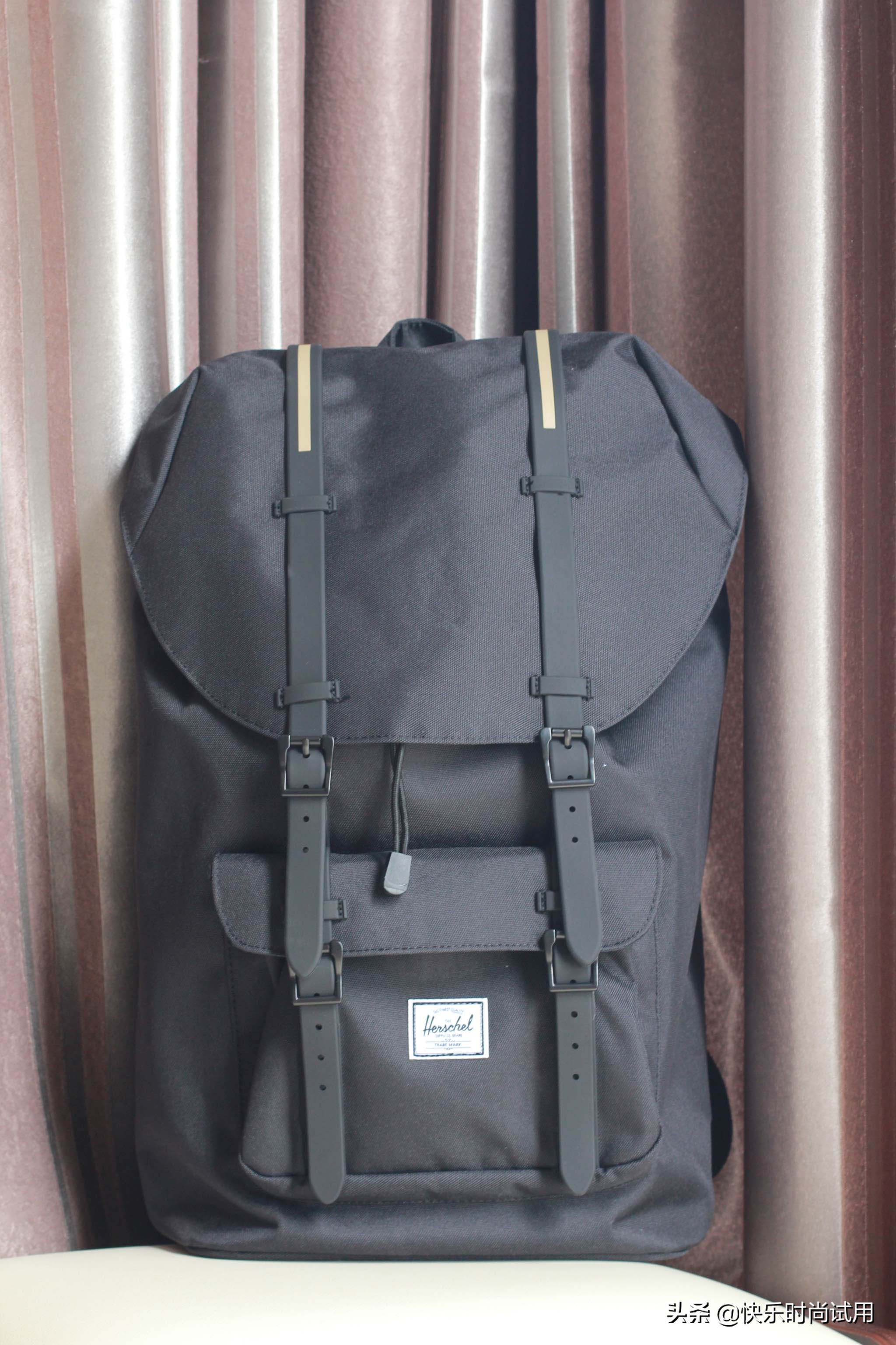 双肩包推荐学生党潮牌herschel,herschel双肩包是真皮吗