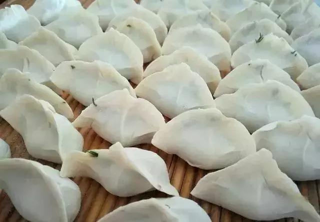 素馅饺子要想好吃有诀窍,各种素馅饺子怎么调馅好吃