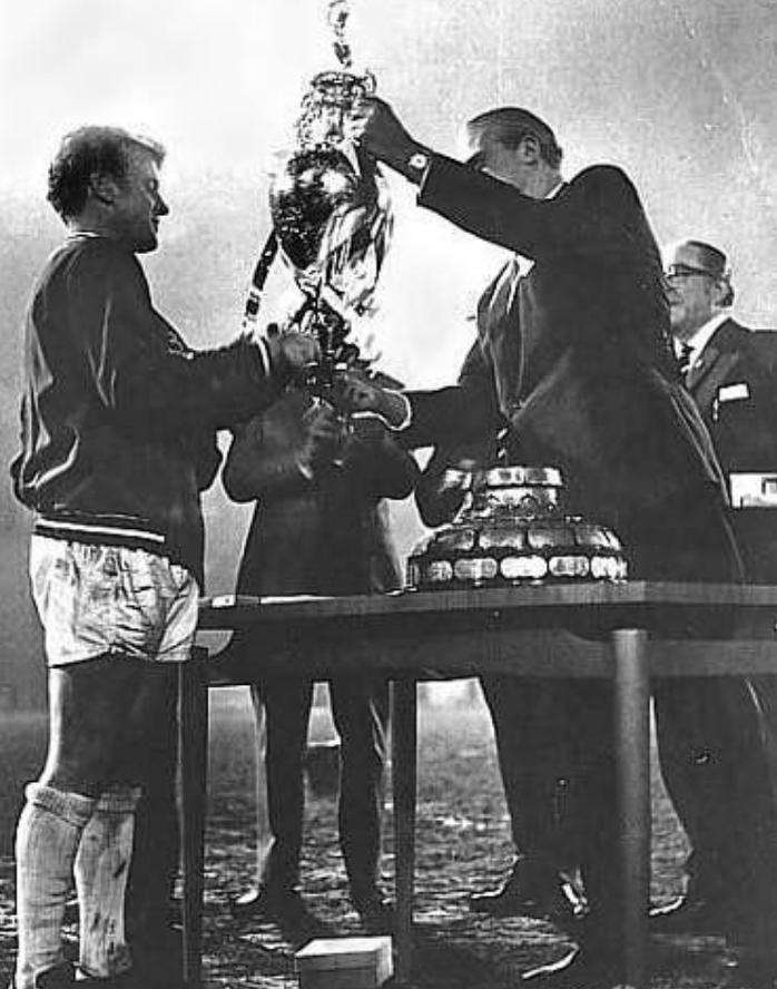 利兹联什么时候重返英超,利兹联重返英超的背后