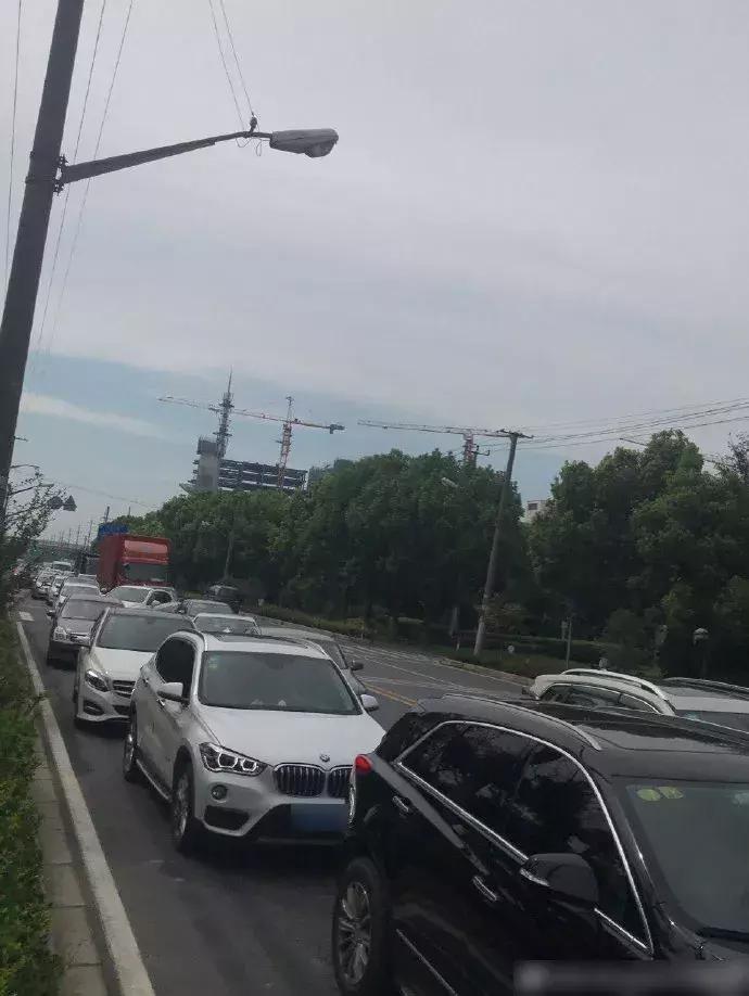 costco几点开门排队,costco上海店开业半天即停业