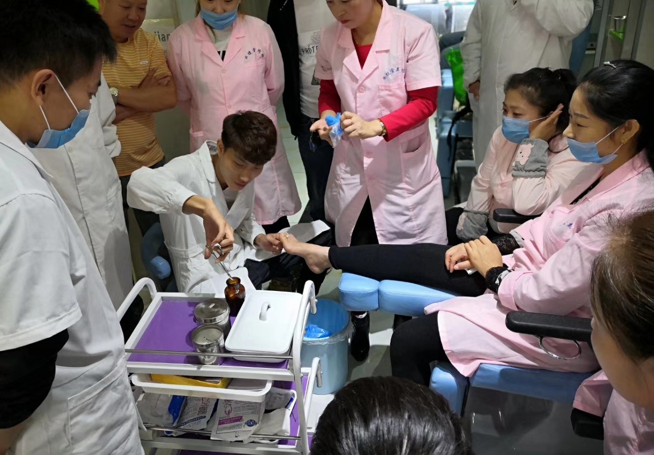 西宁市专业修脚,修脚店西宁