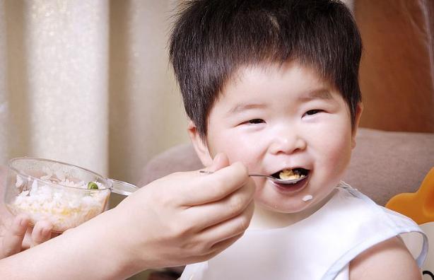 小孩积食上火咳嗽怎么快速消食,小孩积食咳嗽吃什么能快速消食
