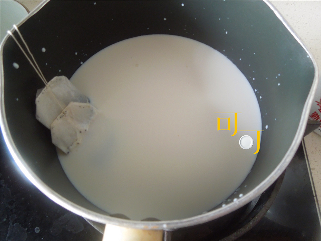 夏天最火的奶茶制作,夏天很热做一杯冰的奶茶怎么做