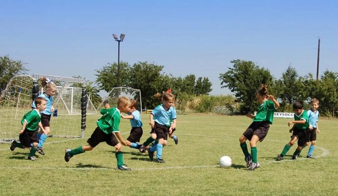 足球打比赛时怎么超常发挥,足球比赛如何克服心理压力