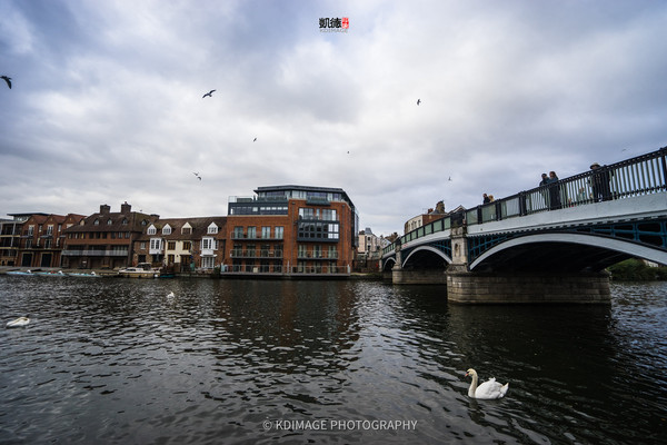伊顿公学和霍格沃茨哪个好,英国贵族伊顿公学