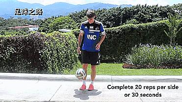 足球颠球教学视频入门,初学足球颠球技巧小学生