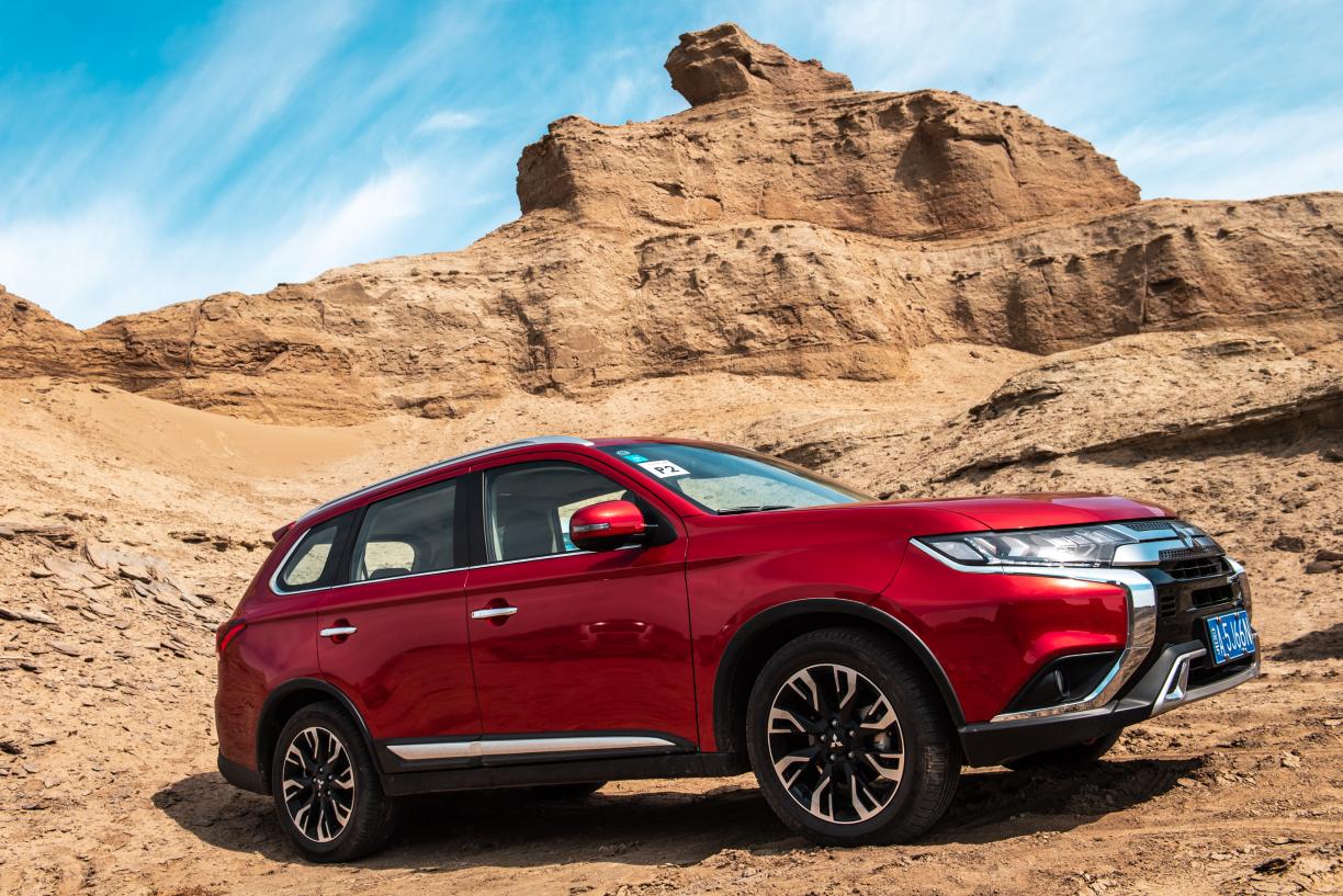 新款欧蓝德发动机解析,三菱欧蓝德发动机4j11几缸