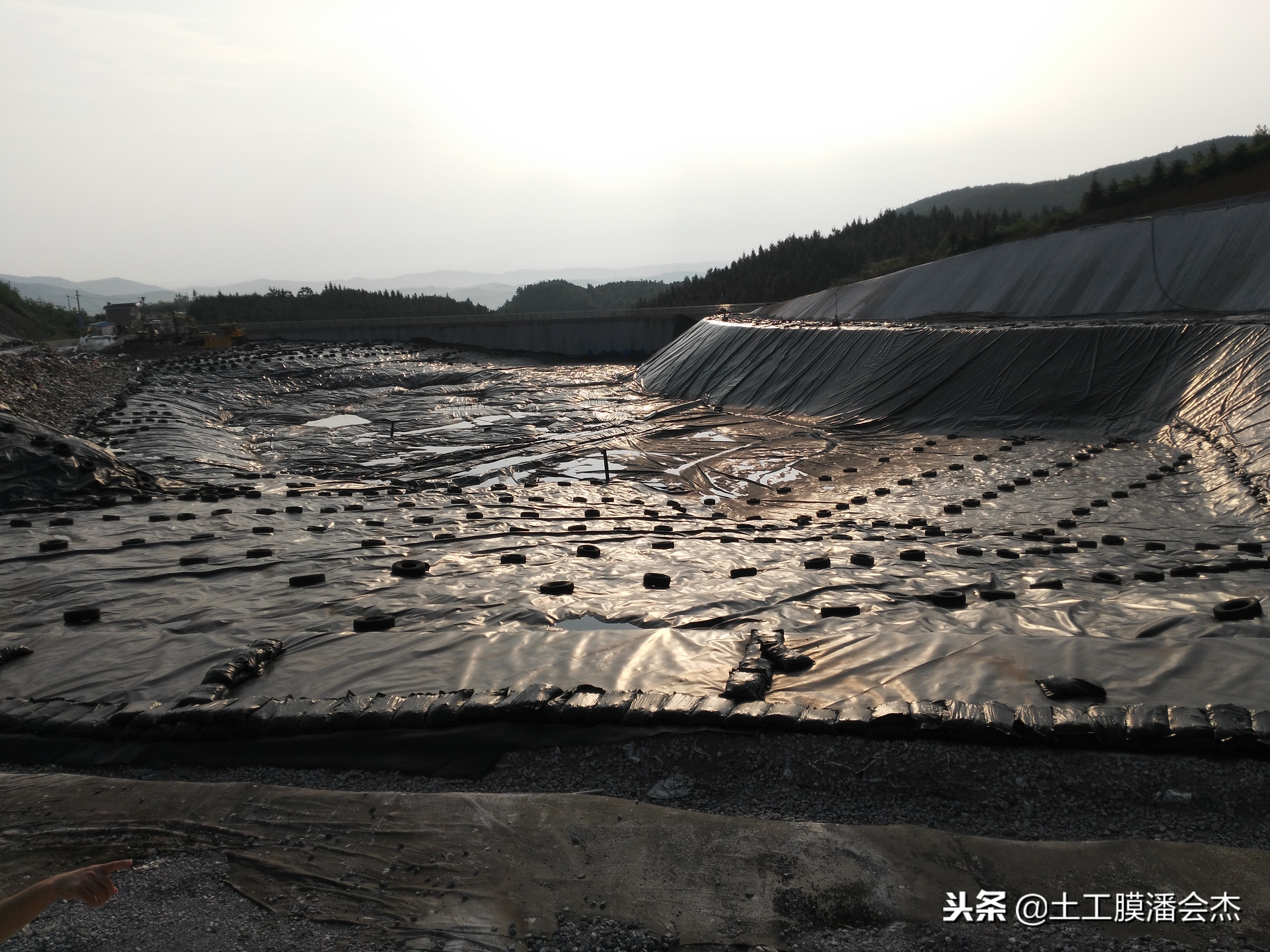 垃圾填埋场复合土工膜厂家电话,宁夏垃圾填埋场专用土工膜价格