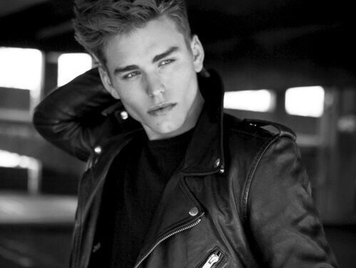 皮衣穿什么款式比较好,皮衣选什么版型百搭好看