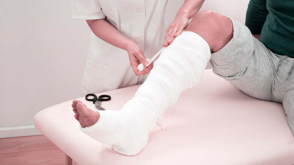 趾骨骨折手术后多久才能下地走路,趾骨骨折后多长时间能下地走路