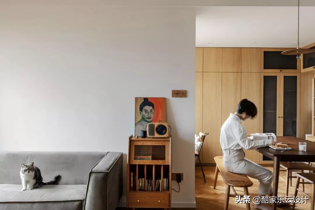 2021年的家庭客厅除了会客休闲，还能干什么？