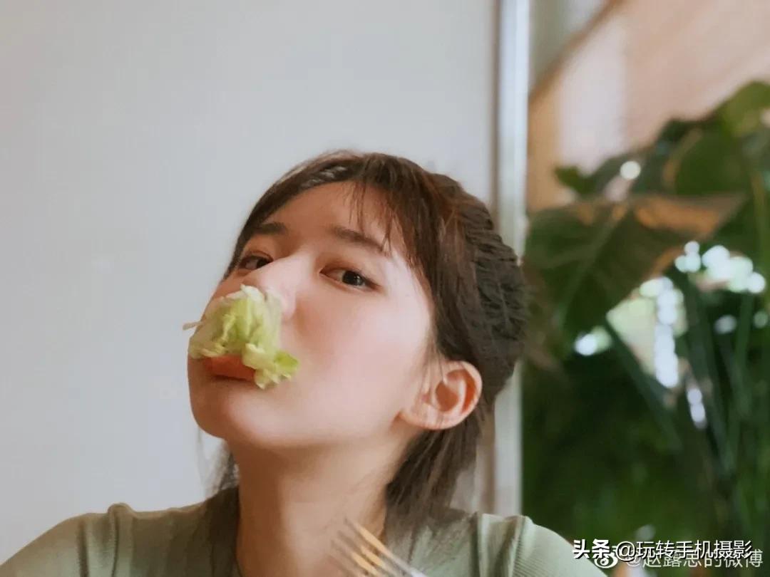 跟着赵露思学发抖音,和赵露思学拍照姿势