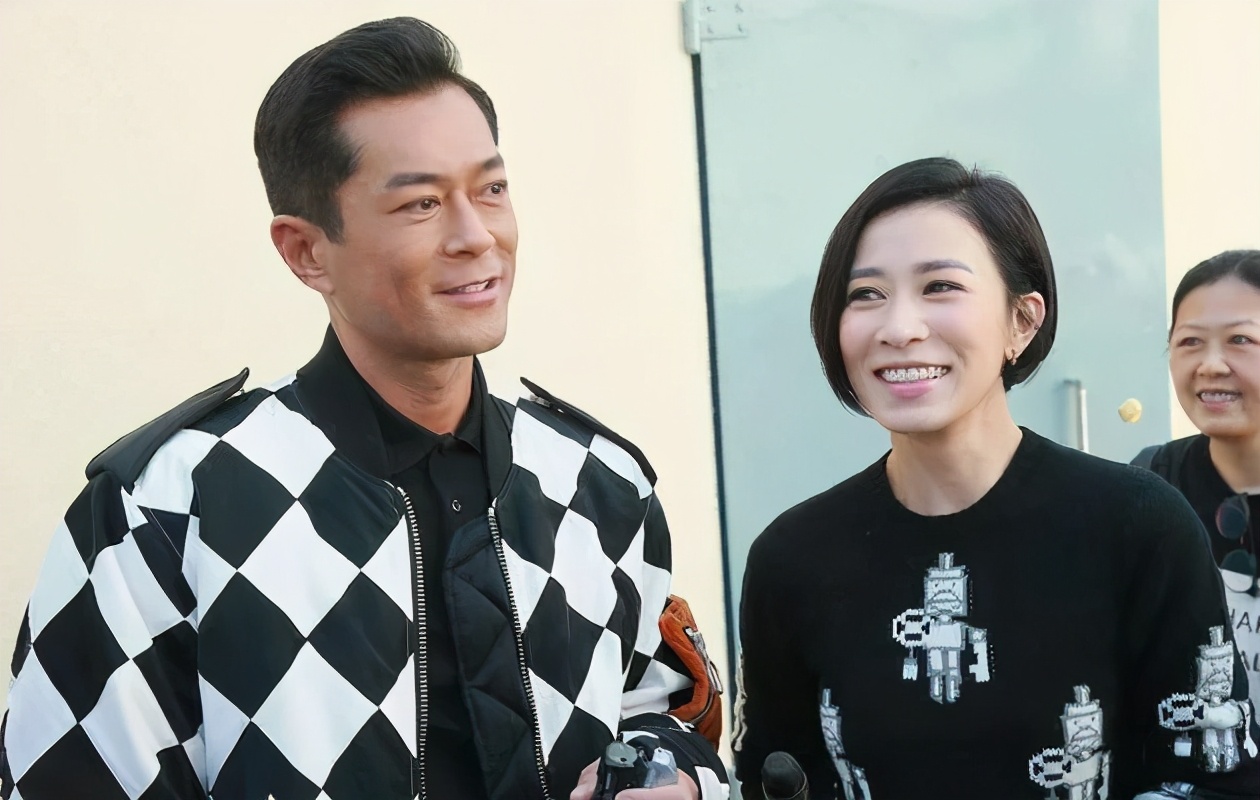 胡定欣播到一半就停更的电视剧,胡定欣tvb综艺睡前谈心选秀