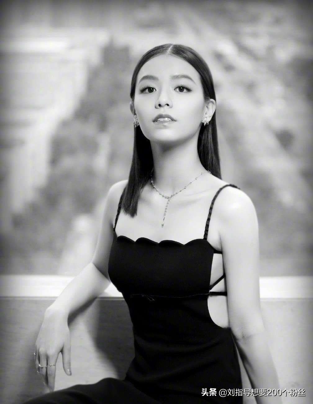 鐞冭壊鎬′汉闃垮鎷夊凹,鐞冭壊鎬′汉闈犺劯鍚冮キ