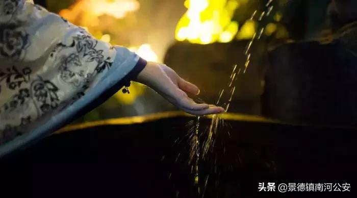 十首催泪诗词,6首很经典的伤感诗词赏读