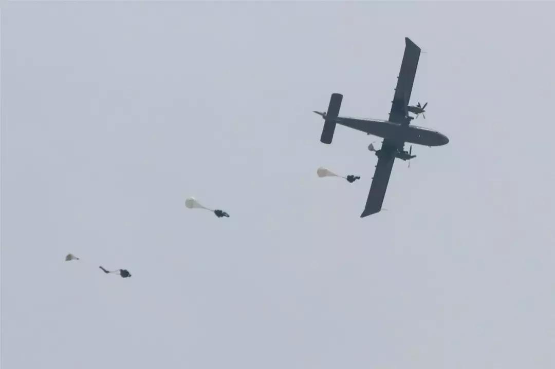 中国空降兵雷神出击,雷神特种兵出击