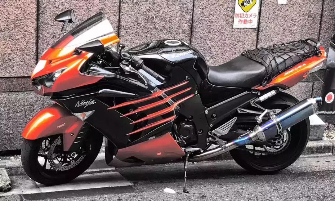 rs6vs保时捷gt2rs,一辆保时捷一套2000平房子