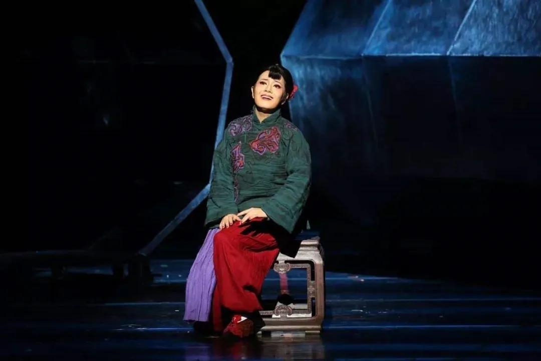 莫言小说檀香刑中使用的地方戏曲,莫言的檀香刑表达了什么思想主旨