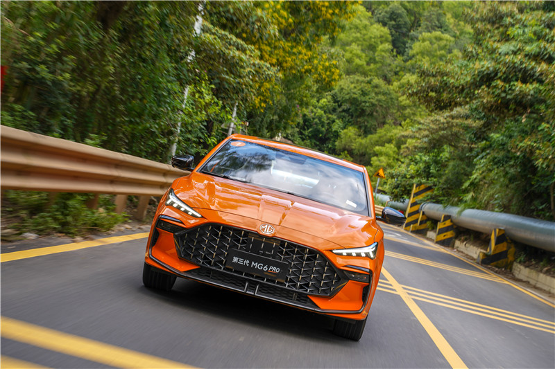 运动轿跑第三代mg6pro上市,运动舒适两相宜试驾第三代mg6