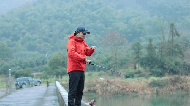 路亚饵挂底解救攻略,早春路亚用什么拟饵好