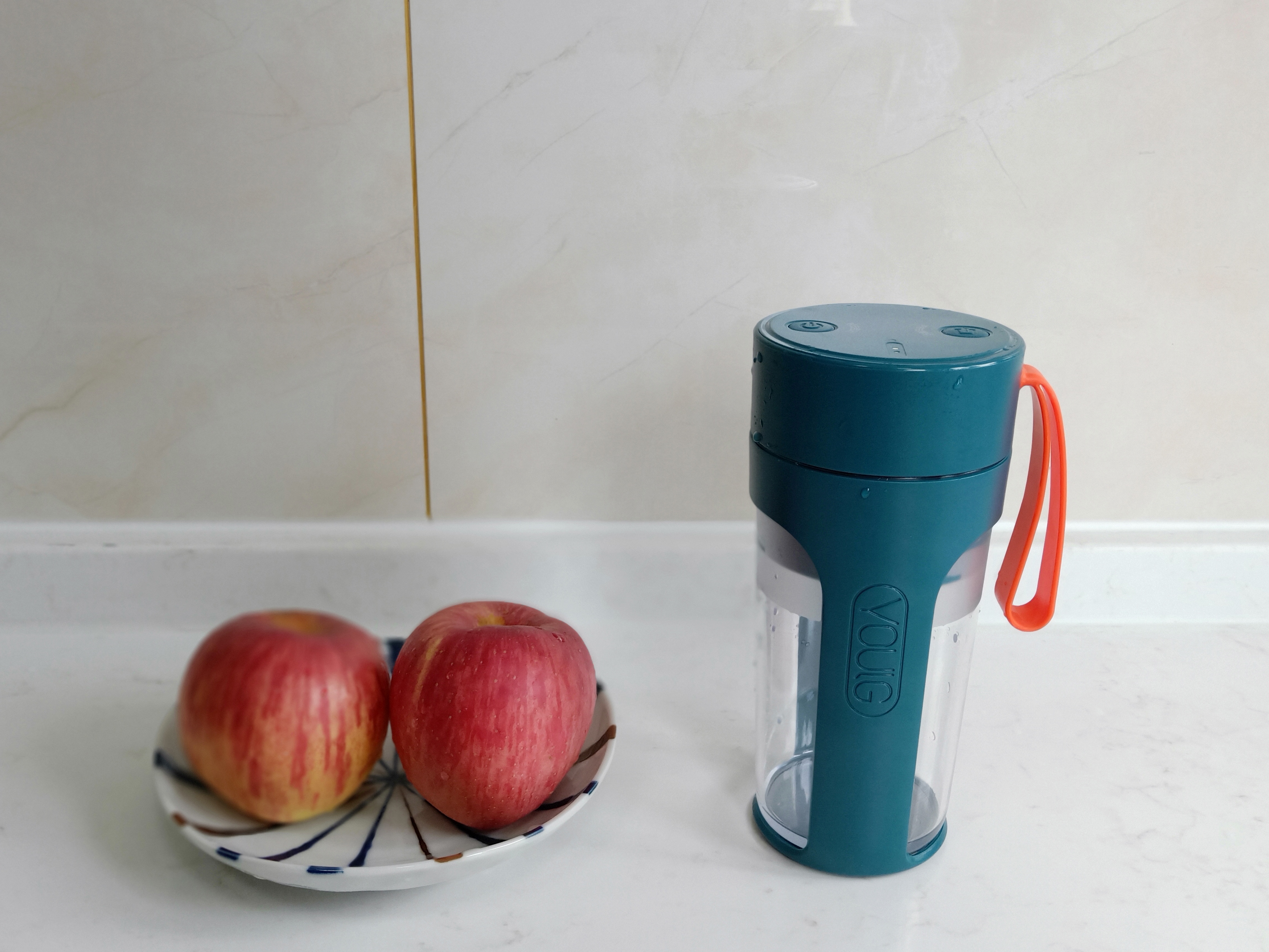 鲜榨果汁沉淀怎么解决,如何防止鲜榨果汁变黑