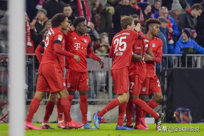 拜仁3-0战胜巴萨球迷反应,拜仁4-0莱万集锦