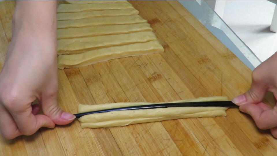 油条怎么做好吃又酥脆又松软,油条最好吃的做法根根蓬松