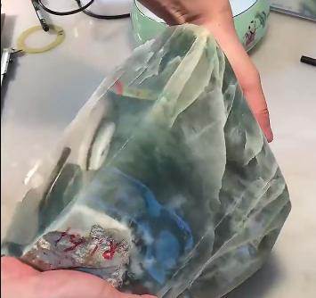 全是裂的沙枣青籽料,全是裂的珠宝