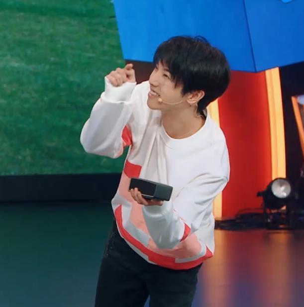 华晨宇张碧晨被曝育有一子,花花堂哥发文辟谣,双方均未拿出证据