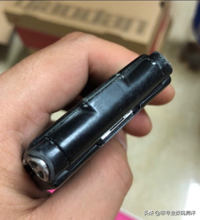 摩托罗拉刀锋v3翻盖手机,摩托罗拉刀锋V3