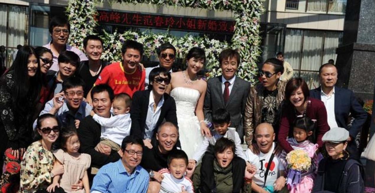 让那英苦恋10年，两个女人为他未婚生子，如今的高峰怎么样了？