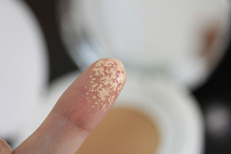 兰芝雪润无瑕气垫粉凝霜,兰芝粉气垫干皮测评