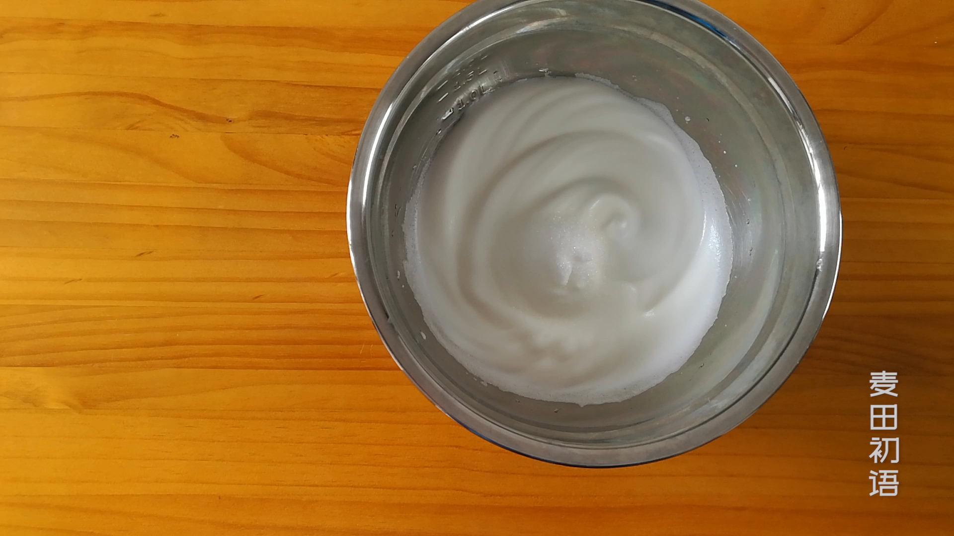 纸杯戚风蛋糕不塌不回缩的诀窍,用纸杯做戚风蛋糕湿乎乎的