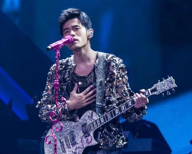 “21世纪初华语乐坛第一人”？看完这篇文章你也愿称他“yyds”