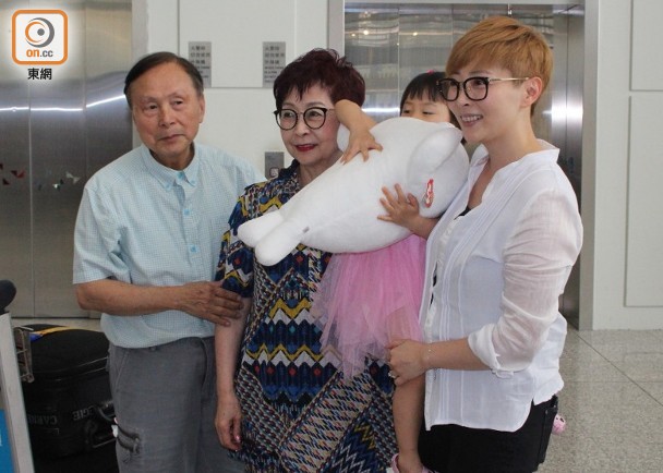 加拿大白富美香港演艺路：生不逢时的龙套生涯，她收获了完美婚姻