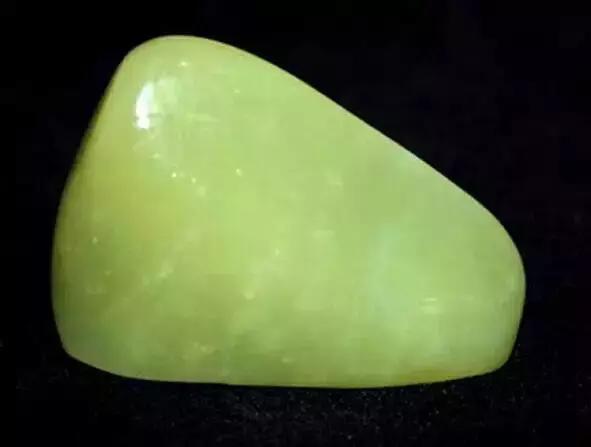 捡到这样的石头千万别扔桌子,遇到这样的石头赶紧捡